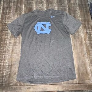 UNC Tar Heels Nike athletic t-shirt. Size L